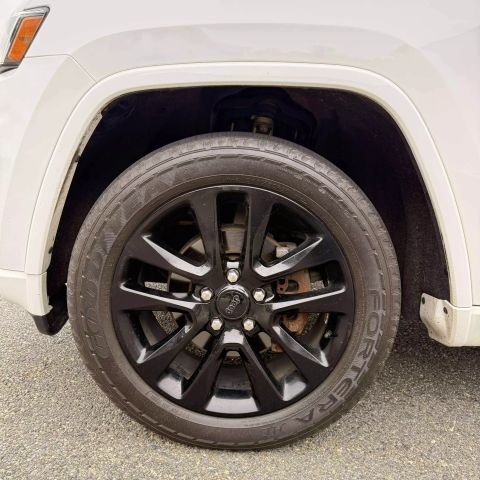 2018 Jeep Grand Cherokee Altitude Sport Utility 4d - Image 32