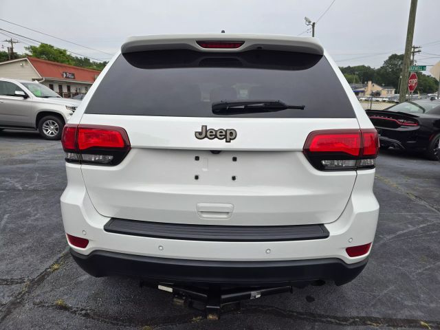 2017 Jeep Grand Cherokee - Image 4