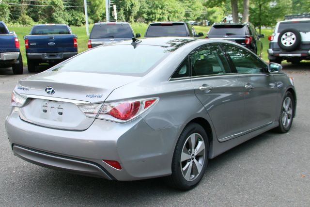 2011 Hyundai Sonata - Image 7