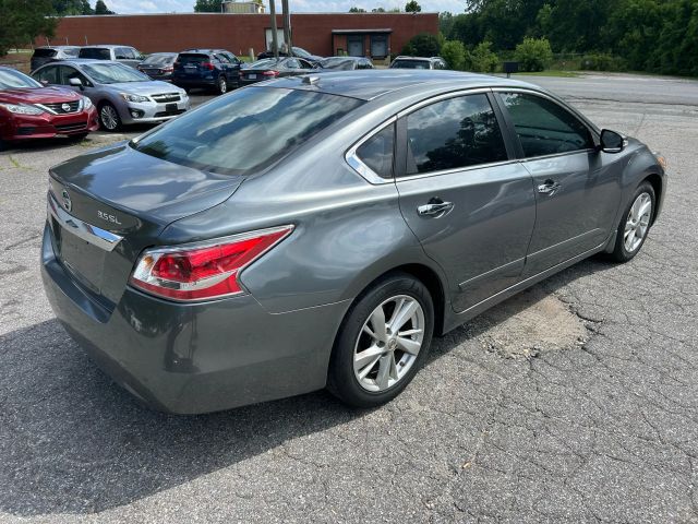 2015 Nissan Altima - Image 5