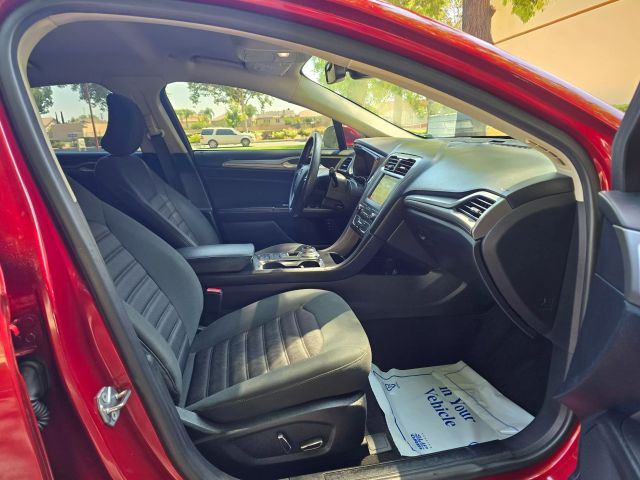 2019 Ford Fusion - Image 25