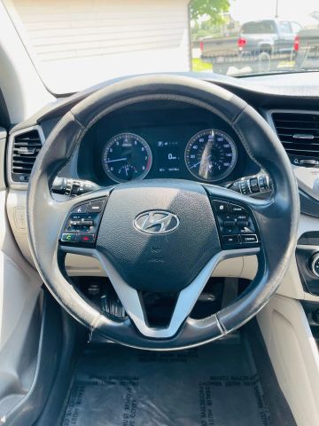 2017 Hyundai Tucson - Image 27