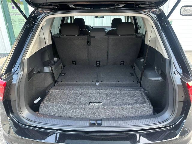 2019 Volkswagen Tiguan - Image 19