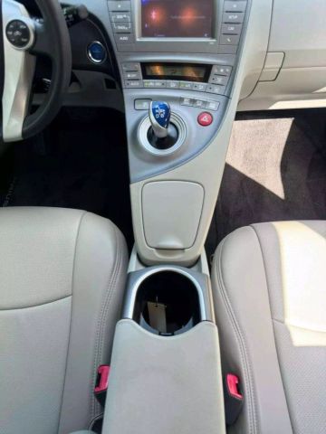 2013 Toyota Prius - Image 25