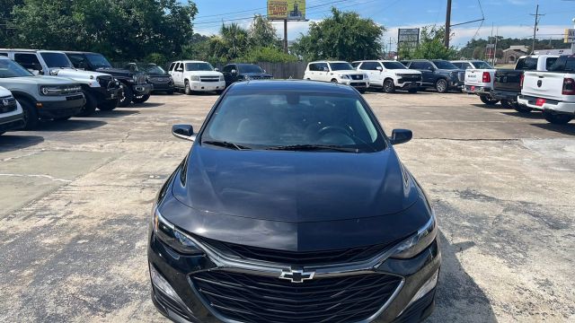 2022 Chevrolet Malibu - Image 3