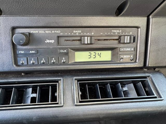 1994 Jeep Wrangler - Image 29