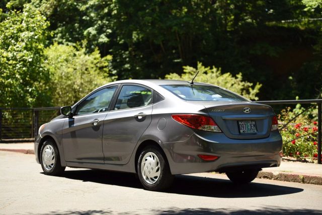 2014 Hyundai Accent - Image 3