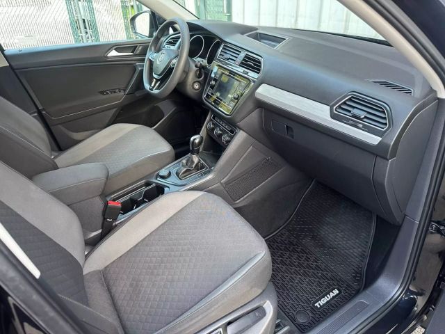 2019 Volkswagen Tiguan - Image 22
