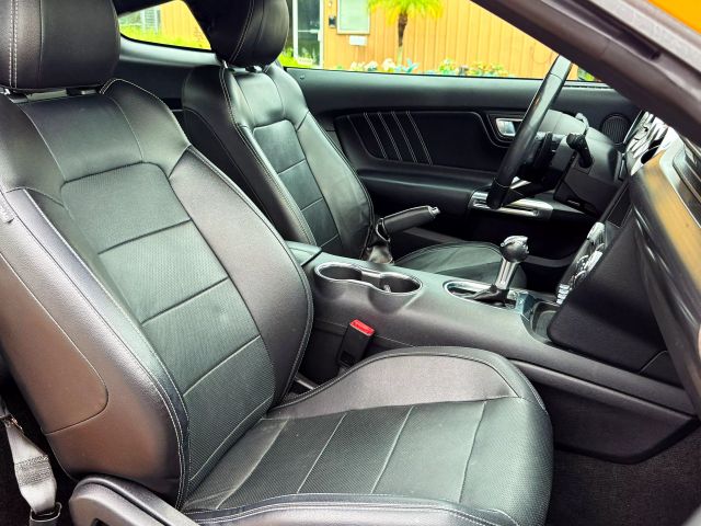 2018 Ford Mustang - Image 12