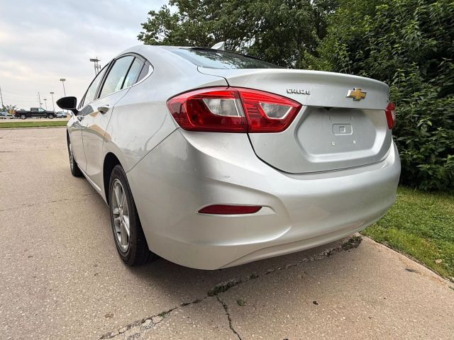 2017 Chevrolet Cruze Lt Sedan 4d - Image 2