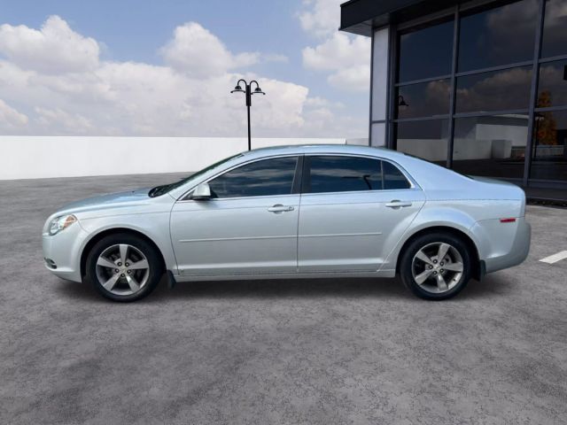 2009 Chevrolet Malibu - Image 2