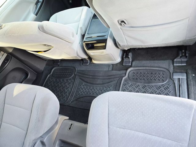 2017 Toyota Sienna - Image 31