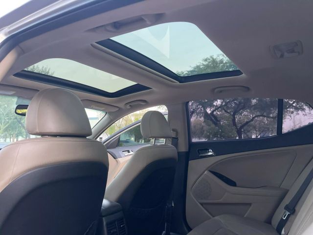 2012 Kia Optima - Image 17