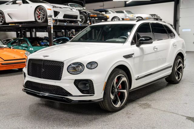 2022 Bentley Bentayga V8 Sport Utility 4d - - Image 4