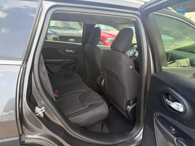 2016 Jeep Cherokee - Image 16