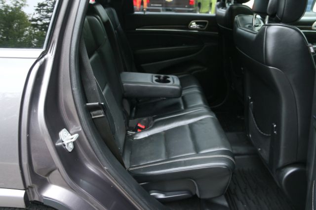 2015 Jeep Grand Cherokee - Image 22