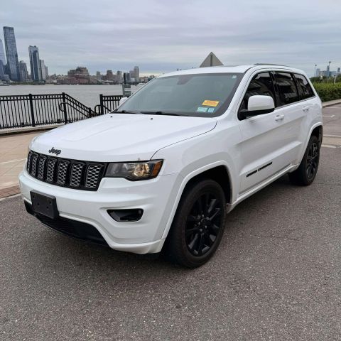 2018 Jeep Grand Cherokee Altitude Sport Utility 4d - Image 3