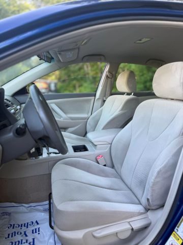 2009 Toyota Camry Le Sedan 4d - Image 8