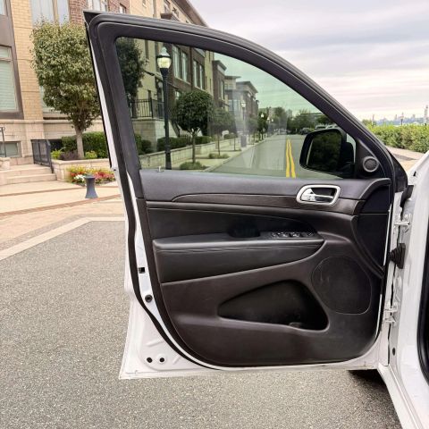2018 Jeep Grand Cherokee Altitude Sport Utility 4d - Image 36