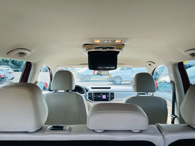 2018 Volkswagen Atlas - Image 31