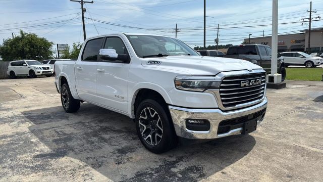 2025 Ram 1500 Crew Cab - Image 13
