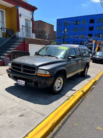 2003 DODGE DAKOTA CLUB CAB PICKUP V6, 3.9 LITER SXT PICKUP 2D 6 1/2 FT