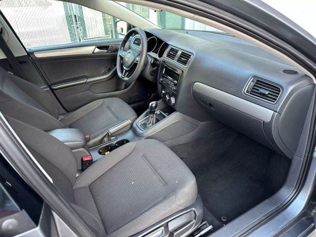 2015 Volkswagen Jetta - Image 19