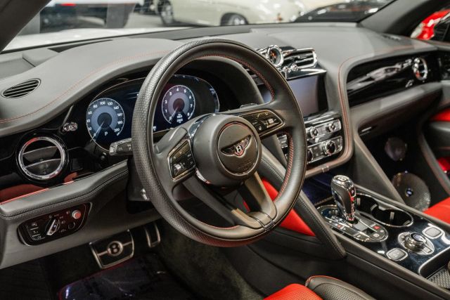 2022 Bentley Bentayga V8 Sport Utility 4d - - Image 11