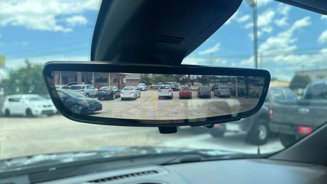 2022 Chevrolet Silverado 1500 Limited Crew Cab - Image 30