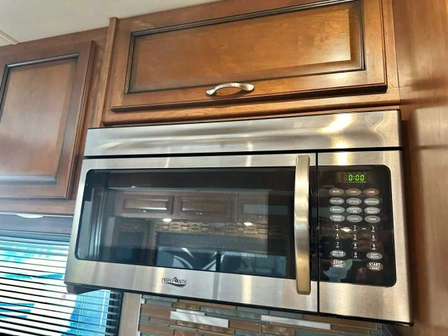2017 Fleetwood Bounder - Image 12