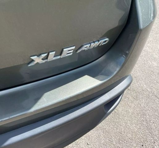 2017 Toyota Highlander Xle Sport Utility 4d - Image 10