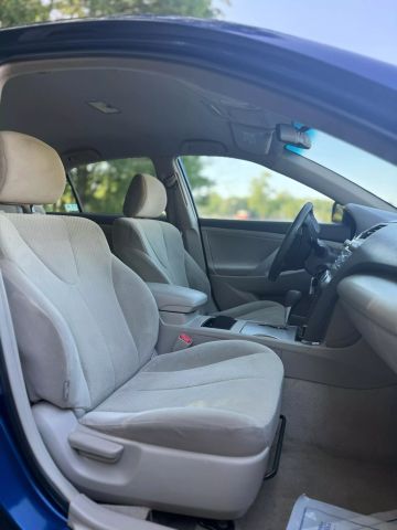 2009 Toyota Camry Le Sedan 4d - Image 10