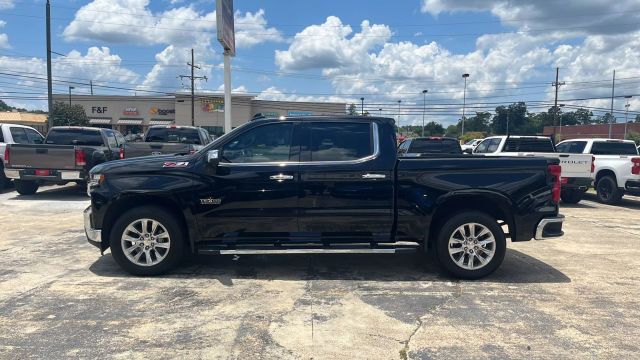 2022 Chevrolet Silverado 1500 Limited Crew Cab - Image 19