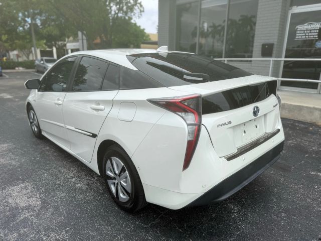 2018 Toyota Prius - Image 5