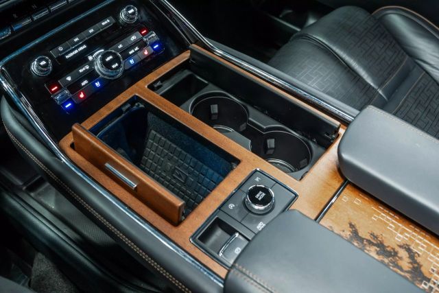 2024 Lincoln Navigator Black Label Sport Utility 4d - - Image 36