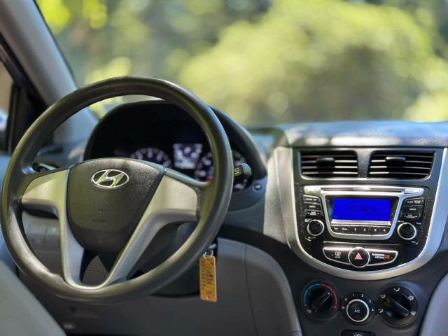 2014 Hyundai Accent - Image 19