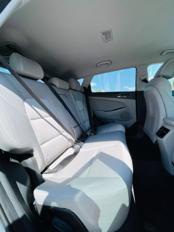 2017 Hyundai Tucson - Image 23