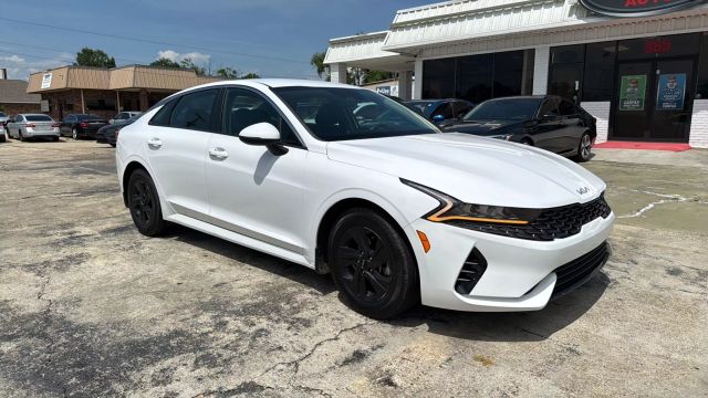 2022 Kia K5 - Image 11