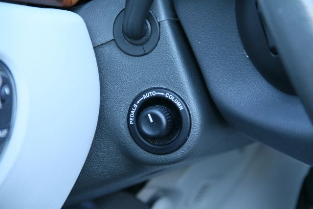 2006 Jaguar Xj - Image 15