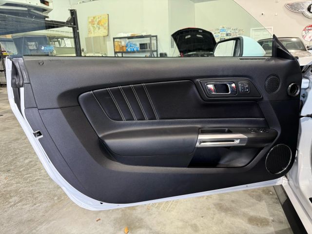 2015 Ford Mustang - Image 70