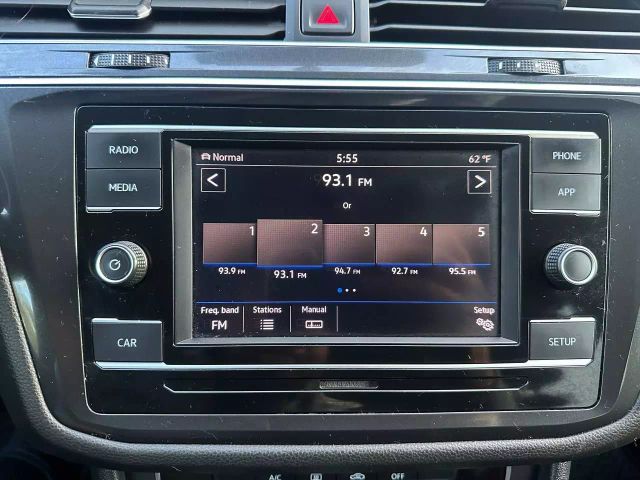 2019 Volkswagen Tiguan - Image 28