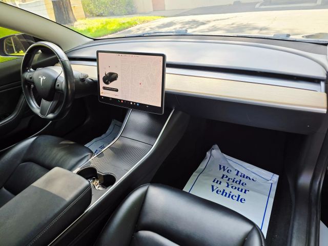 2019 Tesla Model 3 - Image 19