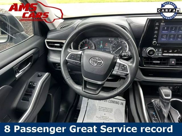 2022 Toyota Highlander - Image 8