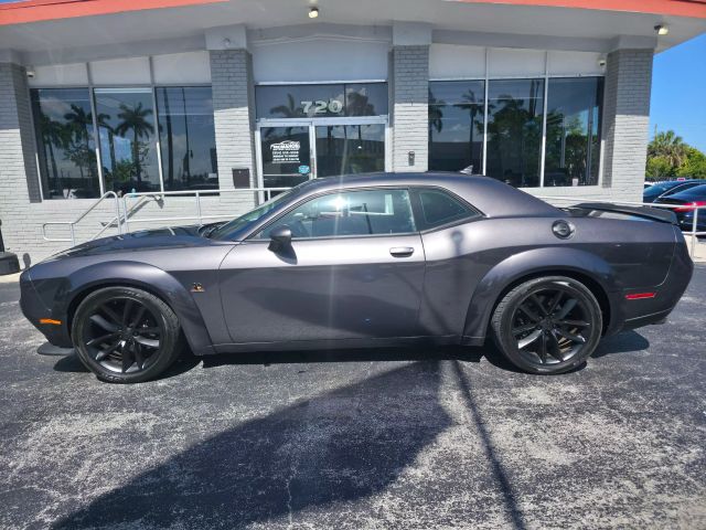 2018 Dodge Challenger - Image 11