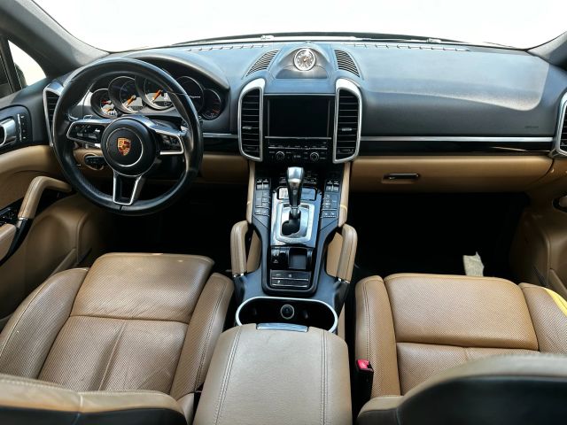2016 Porsche Cayenne - Image 12