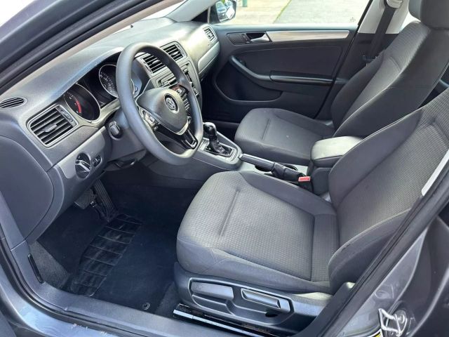 2015 Volkswagen Jetta - Image 14