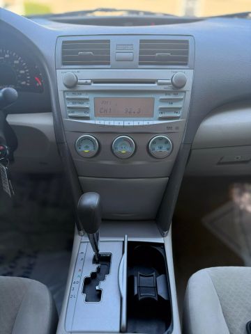 2009 Toyota Camry Le Sedan 4d - Image 13