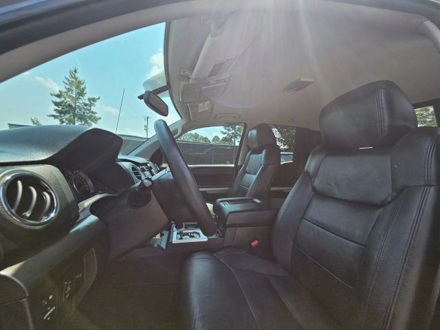 2014 Toyota Tundra Double Cab - Image 17