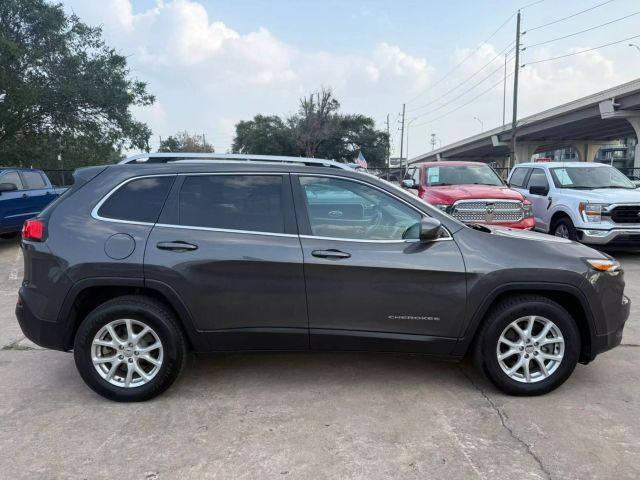 2016 Jeep Cherokee - Image 5