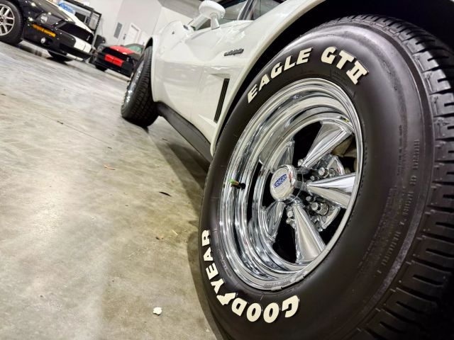 1982 Chevrolet Corvette - Image 5
